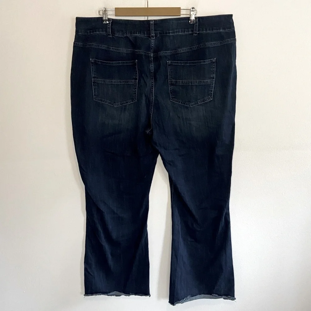 Lane Bryant Boot Cut Jeans Size 26 Cropped Raw Hem Mid Rise Stretch Color Blue - Picture 3 of 9